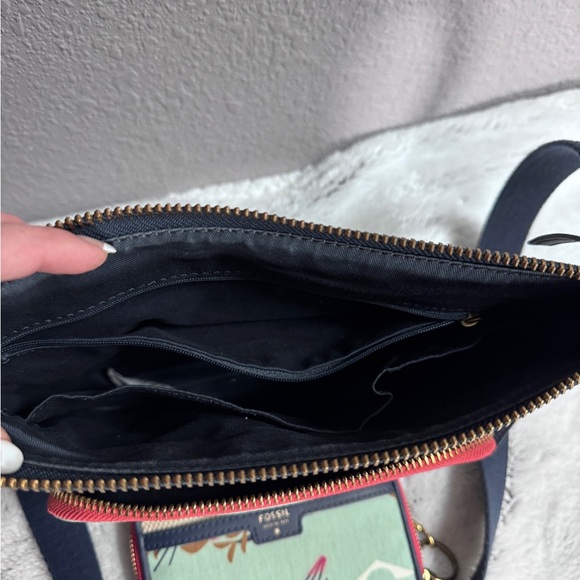 ‼️SALE‼️ $80 Fossil bag and wristlet wallet set~Excellent like new condition - Picture 7 of 12